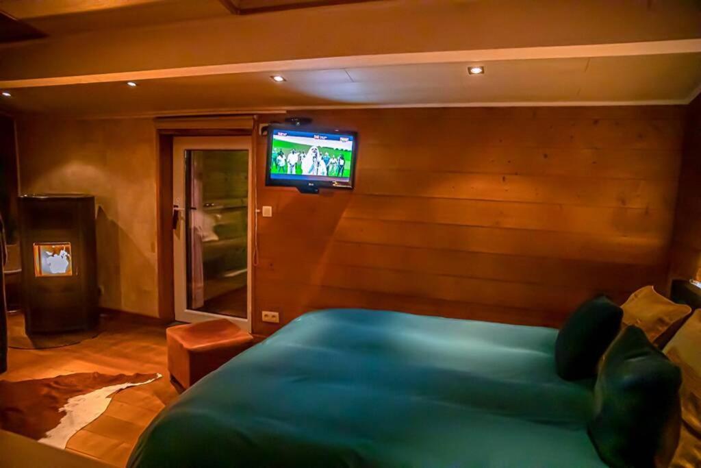 Le Spa Du Cabanon: Cabanon De Luxe Avec Spa Entierement Privatif Ай Экстерьер фото